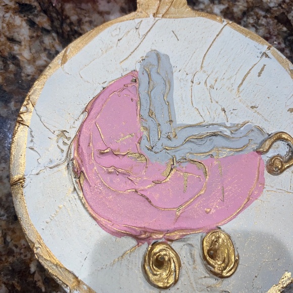 WOOD ROUND Baby Girl CHRISTMAS ORNAMENT-HANDMADE, PAINTED Baby Carriage 6”D - Picture 2 of 8